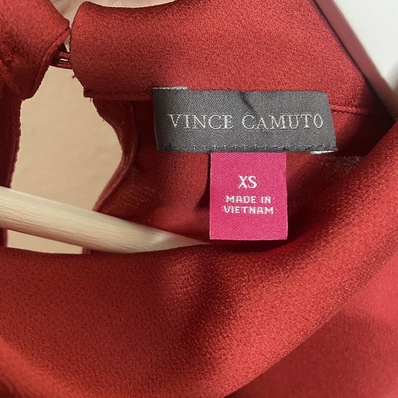 VINCE CAMUTO Ruffle Flutter Sleeve Mock Neck Merlot Blouse XS - Picture 8 of 8